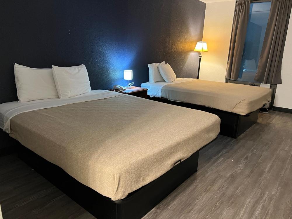 Double Room with Two Double Beds - Non-Smoking interior